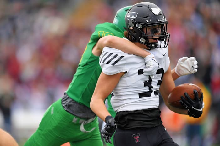 Tualatin.West-Linn.6A-football-semifinal.Leon-Neuschwander.53